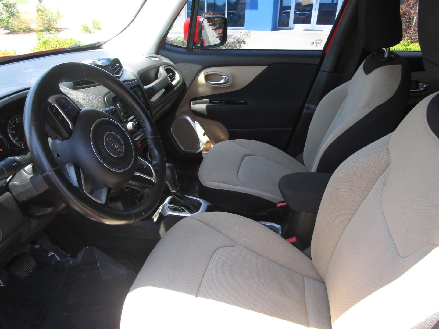 2015 RED /Black / Cloth Jeep Renegade Latitude FWD (ZACCJABT0FP) with an 2.4L L4 engine, 6-Speed Manual transmission, located at 1814 Albert Pike Road, Hot Springs, AR, 71913, (501) 623-1717, 34.494228, -93.094070 - Photo#4